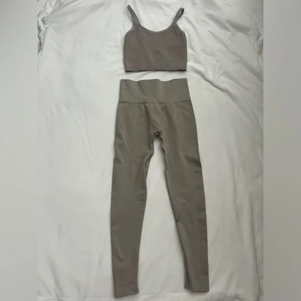 Set Active Activewear Set - Sand Color - Picture 3 of 4